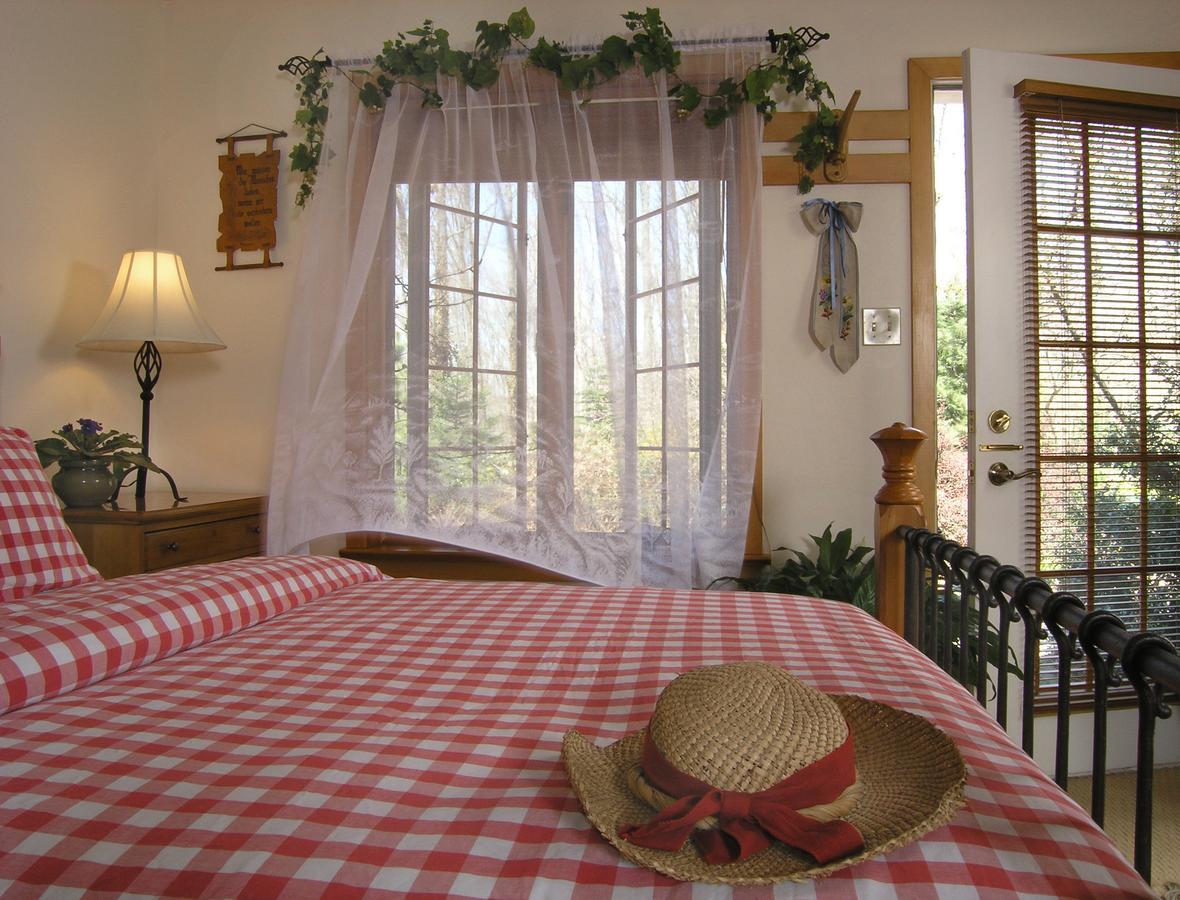 Swiss Woods Bed And Breakfast Lititz Esterno foto